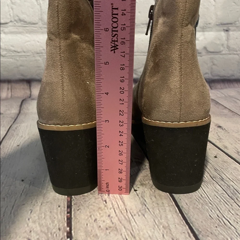 Easy Spirit Taupe and Black Wedge Boots NWOB Sz 6.5